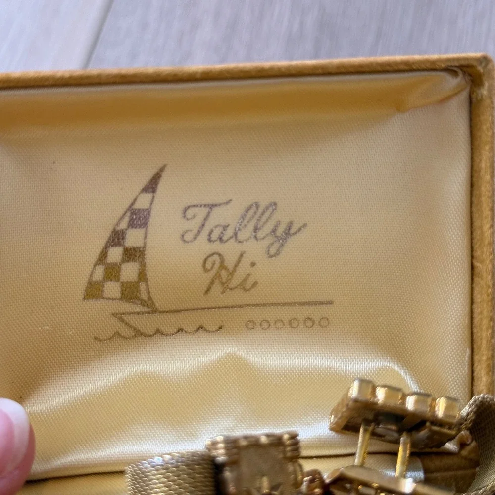 Vintage Tally Ho Gold Tone Mesh Wrap Cufflinks and Tie‎ Tack Set Red Cabochon